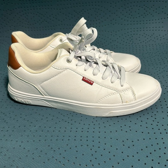 Levis man sneakers very good condition size 9 - Picture 1 of 6